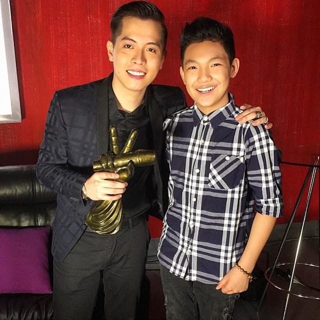 TheVoiceKidsPH's tweet photo. Congrats again Team Sarah! 💞 #darrenatics #dynatics #DarrenEspanto #JasonDy #TeamSarah darrenespanto1 jasonjamesdy http://t.co/5rq6tvzDoL
