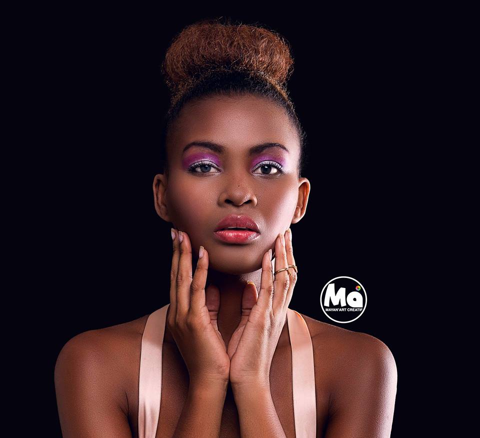 RandriaYolande's tweet photo. Bientôt sur la couverture du magazine Glitter !! avec un apercu de mon shooting avec le photographe @Mayan_Art_Crea http://t.co/uWt00wpxCh