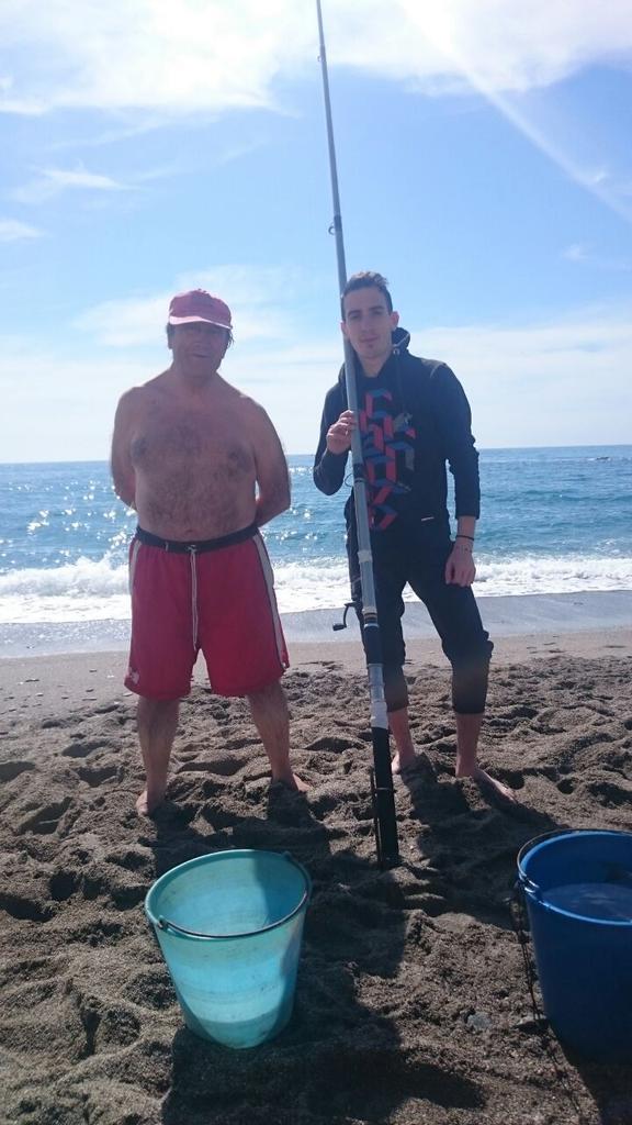 TerryTerribas13's tweet photo. Gran finde con lo mas bonito y #Friends y mucha pesca  😃 http://t.co/ifQYu0wRzx