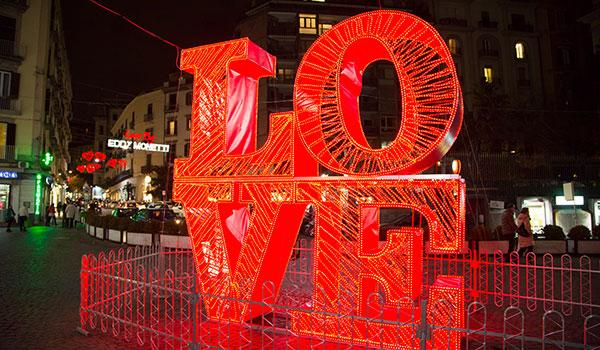 Lasibyllairpina's tweet photo. Chiaja In Love: proposta di matrimonio a #Napoli @ComuneNapoli
http://t.co/kKhGHSD1Cn #FablesWedding http://t.co/LInoEGEmnz