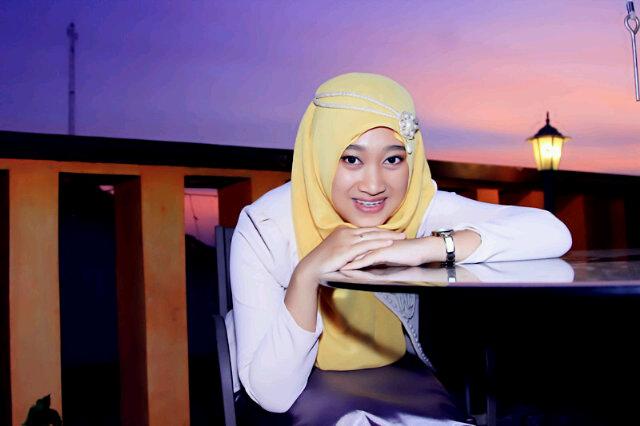 ThyaWulan1's tweet photo. Hijap sesi two http://t.co/D0ikamLT8U