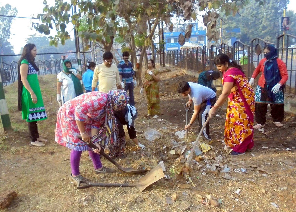 SwachhaBBSR's tweet photo. ଆମ ପରିବେଶ ଆମ ସୁରକ୍ଷା, ନିଜ ହାତରେ କରିବା ସଫା! @dpradhanbjp @narendramodi ଗୋଟିଏ ପାଦ ସ୍ବଛତା ଆଡକୁ, ଗୋଟିଏ ପାଦ ସୁସ୍ଥତା ଆଡକୁ ! http://t.co/JXqSv7CTjR