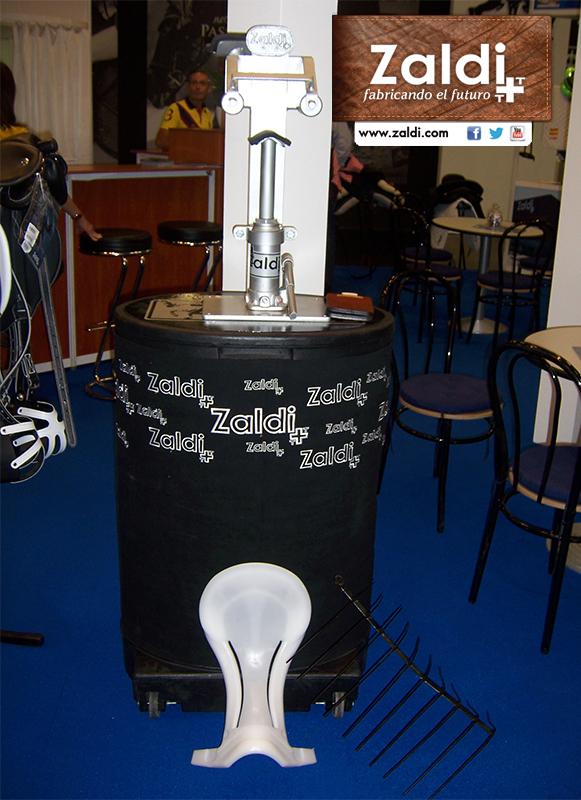 Zaldihipica's tweet photo. SpogaHorse 2014 @Zaldihipica | Zaldi Sillas de Montar en la feria del mundo del caballo - Colonia (Alemania) http://t.co/hAXFeqRqNQ
