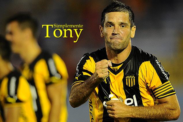 SimplementeT8NY's tweet photo. El "Genio" frotando la lampara en el gol contra Juventud.
@SimplementeT8NY http://t.co/v5uJZDXk6M