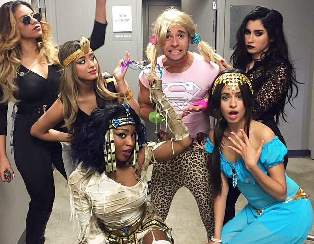 mixcdup's tweet image. The ladies love me. 😏👏