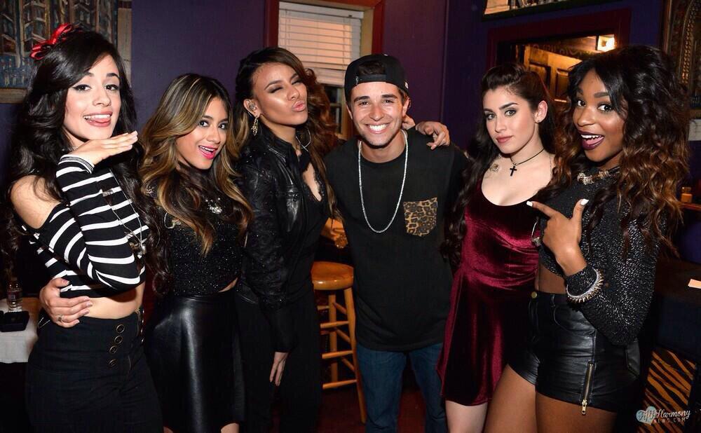 mixcdup's tweet image. The ladies love me. 😏👏