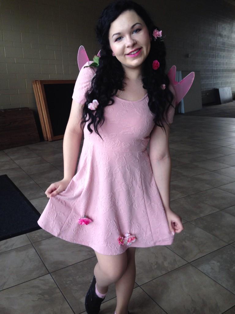 rosybunnie's tweet photo. spirit week fairy for mythical Monday 🌸💕💫#onceuponashadow http://t.co/Byt3zeuQIV