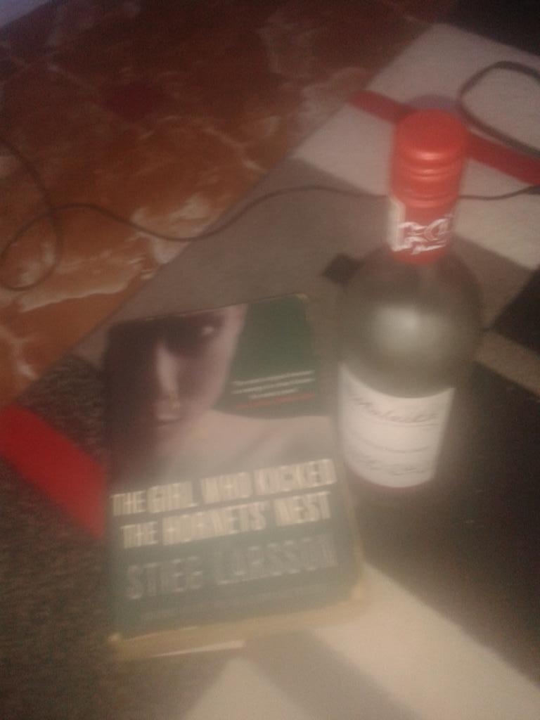 suavearnold's tweet image. .slowy but surely,#ReadingMode.