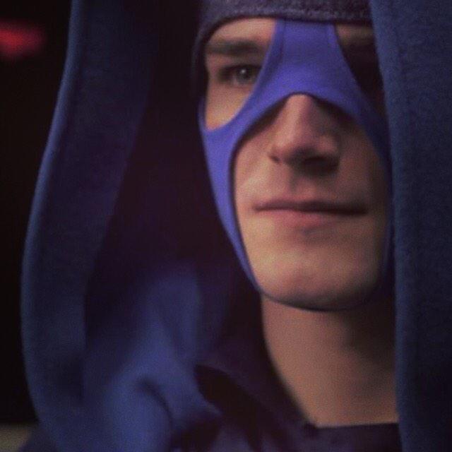 More hood acting in MIDNIGHT BLUE!