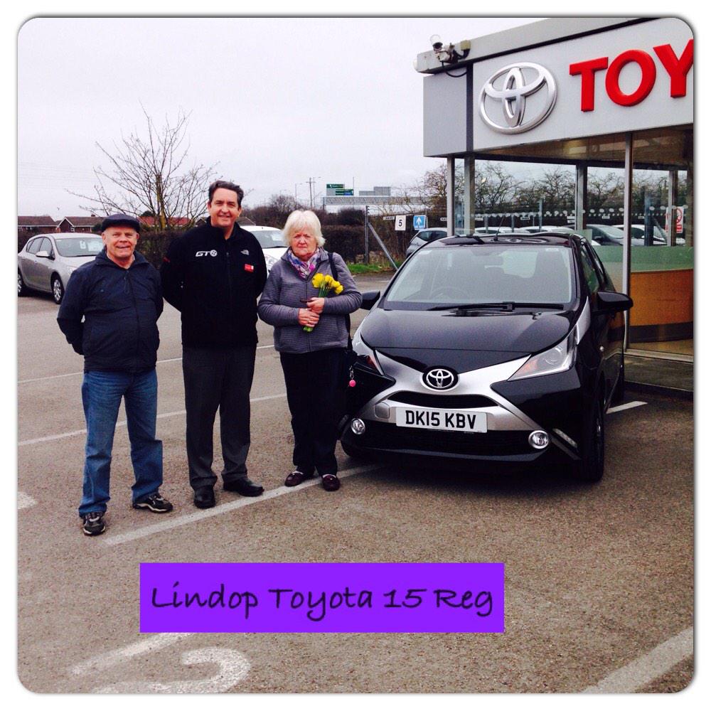 LindopToyota's tweet photo. Mr & Mrs Hughes taking delivery of their new #Aygo from Stuart #15Reg @ToyotaGB @ToyotaPR http://t.co/gEFMuBf4UO