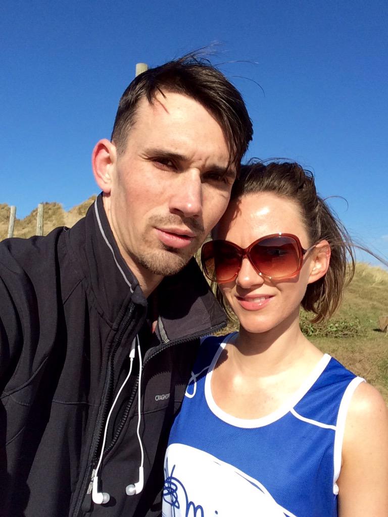 LausPiercy's tweet photo. #MorningRun #Rhossili #beach with @PiercyBach &amp; our #Celt #Mind3000 #Training @MindCharity @MindCymru @Mattjohnsons 🏃 http://t.co/qaXf4GzgpY