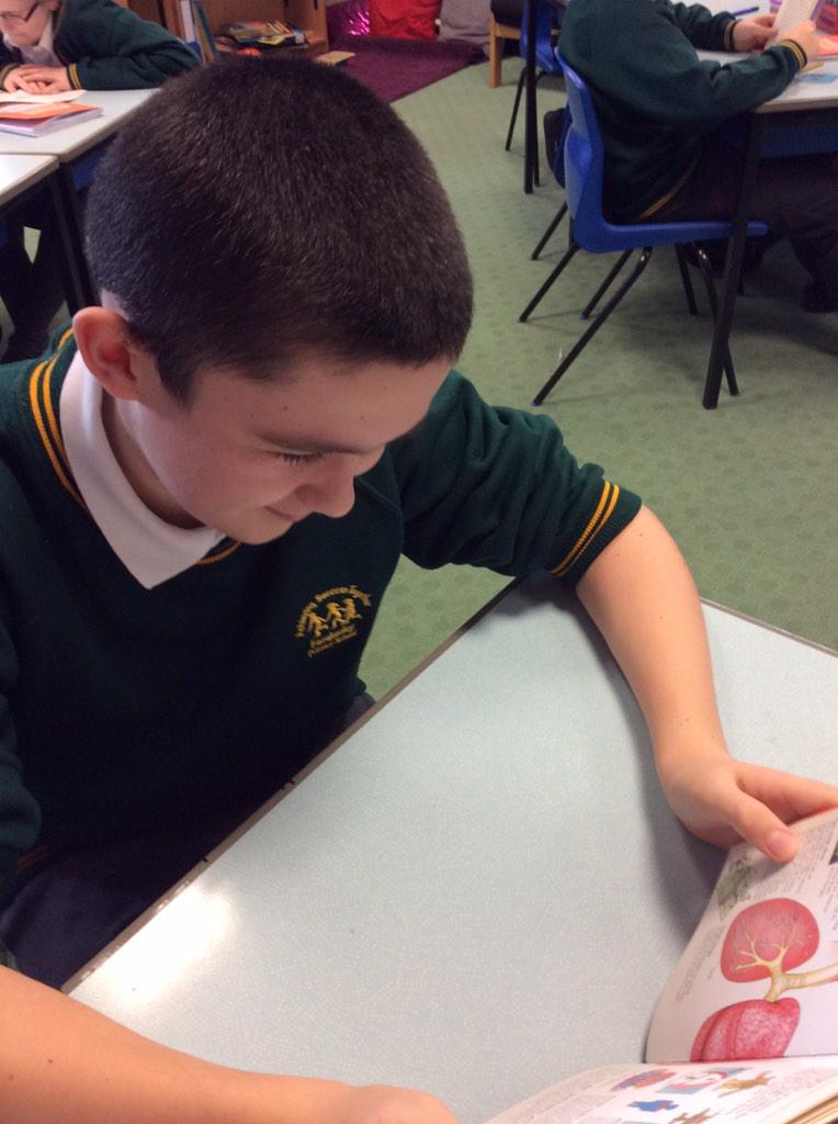 Mrsbennettfps's tweet photo. @fazakprimary @MrsCarterfps #DEARTIME #worldbookday http://t.co/yJVz4ndLV7