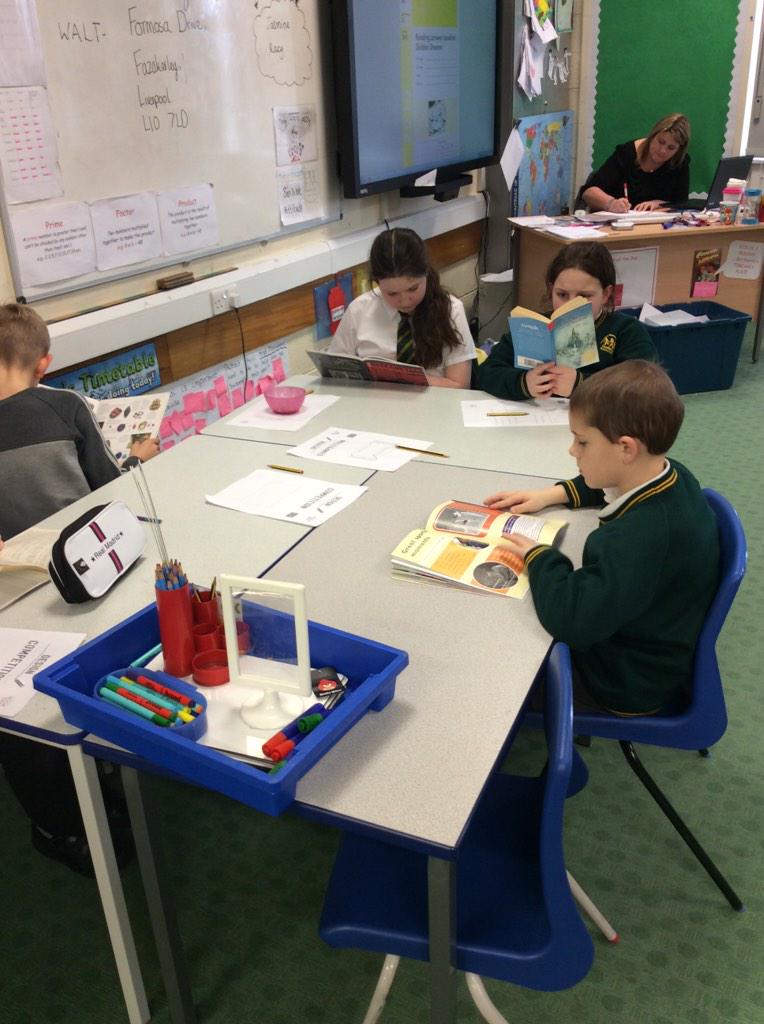 Mrsbennettfps's tweet photo. @fazakprimary @MrsCarterfps #DEARTIME #worldbookday http://t.co/yJVz4ndLV7