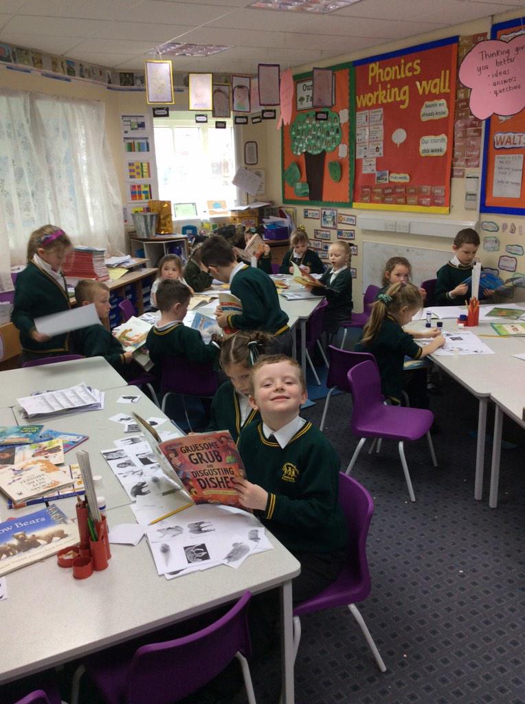Mrsbennettfps's tweet photo. #@fazakprimary @MrsCarterfps #DEARTIME #WorldBookDay http://t.co/ZY8EIbSSvL