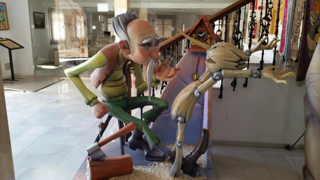fallarambla's tweet photo. Falla Plaza San Juan
Lema: El niño de madera irá al parque en primavera http://t.co/quRSFYmd8a