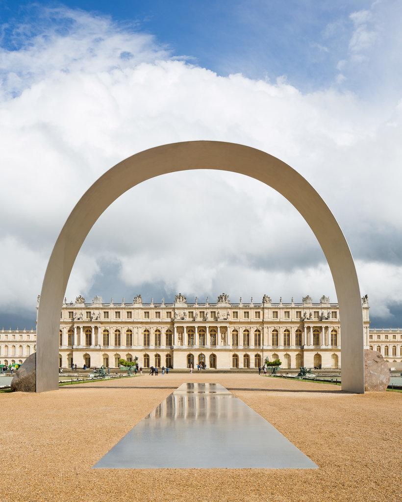 SculptureShock's tweet photo. We loved Catherine Pégard's talk 4 @ViewFestival on contemp art @CVersailles. Strong links 2 our #HISTORIC pop-up's! http://t.co/s3hxiAnJhH