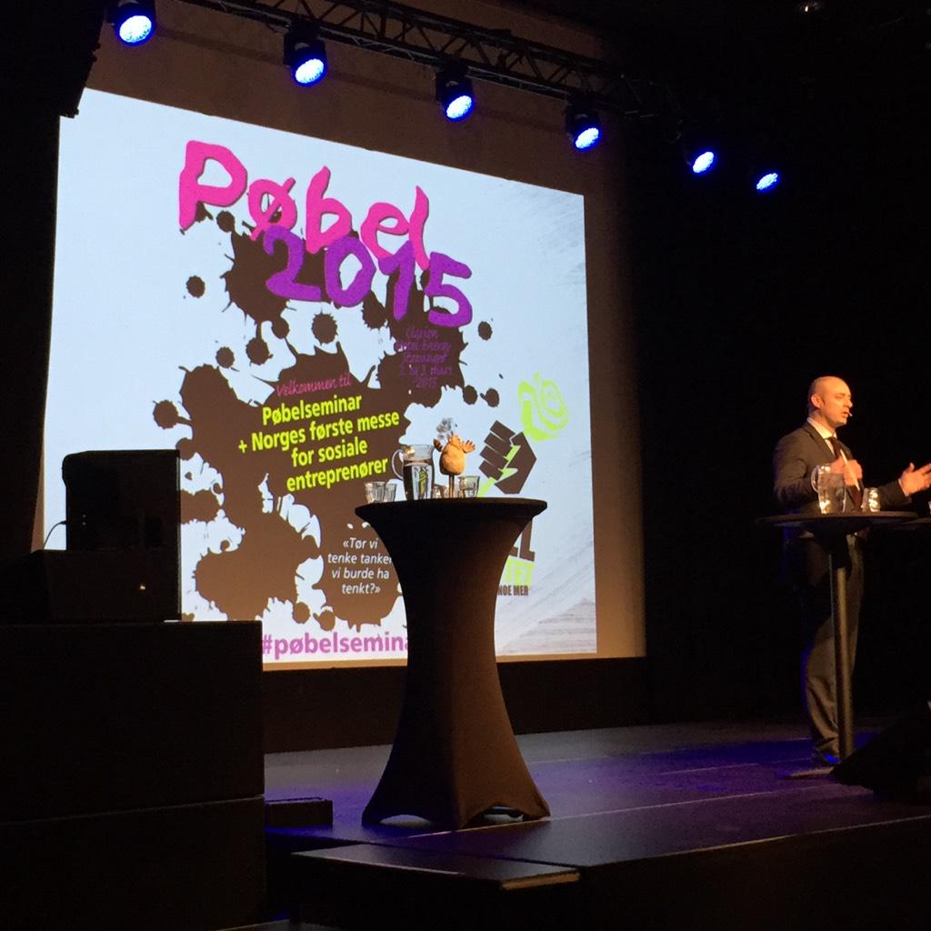 FerdOwner's tweet photo. La oss ta i bruk det som virker bedre, de sosiale entreprenørene - Robert Eriksson #sosent #pøbelseminar15 http://t.co/saJRYTn379