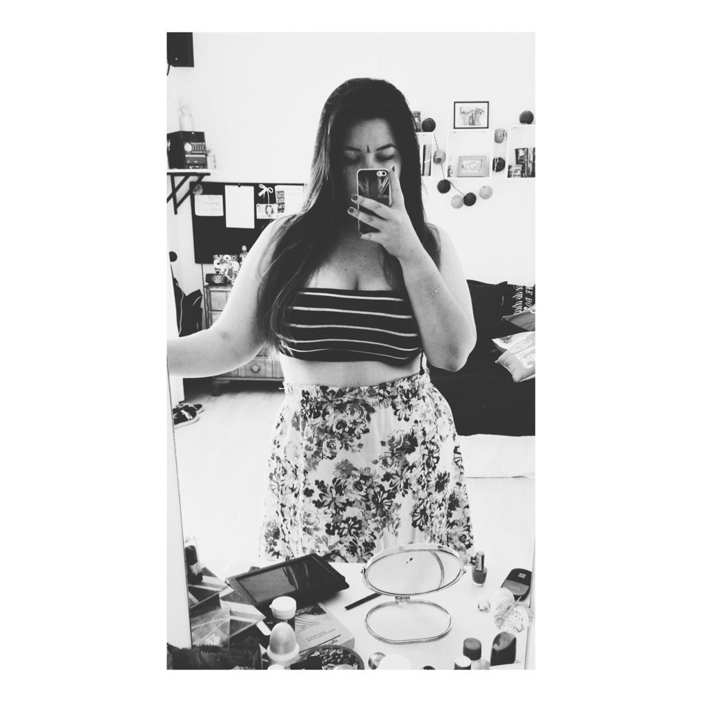 courtmorgancoza's tweet photo. #stripes #flowers #allkindsofthings #sugarandspice #hair #curve #CurvyGirls #selfie #summer #hotaf 💁 http://t.co/yka9IMS7da