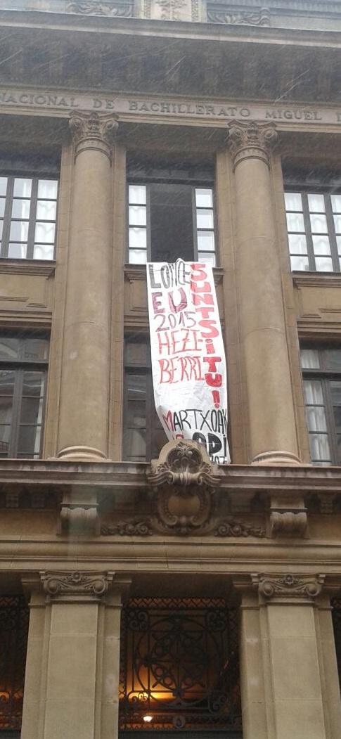 IkasleEztanda's tweet photo. Arkatz Gorrien Martxa Unamunon! #LOMCEriEZ #StopEU2015 http://t.co/1FQBaqvNbe