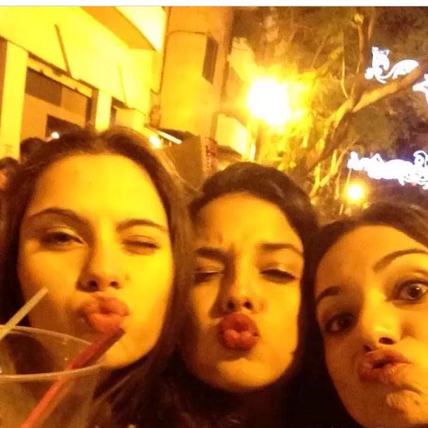 JuliaGiner7's tweet photo. 2 SETMANES!! 🔜🔜😍❤️👌🎉🎶🍻 @Andrea__Garrido @carmencano_ http://t.co/bnre4MdUeH