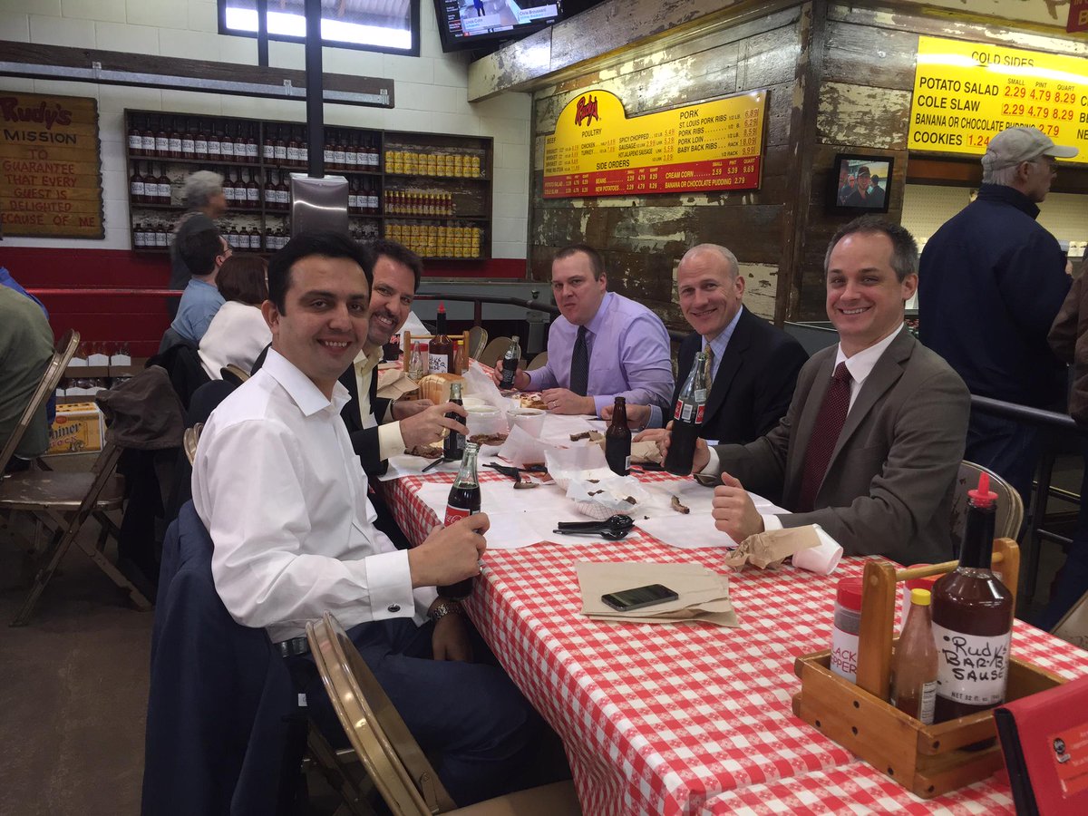 TekStreaming's tweet photo. The Texas BBQ was good, but the customer mtgs were even better! Couldn't be more excited about our new work at Dell! http://t.co/RtO4kV6MpK