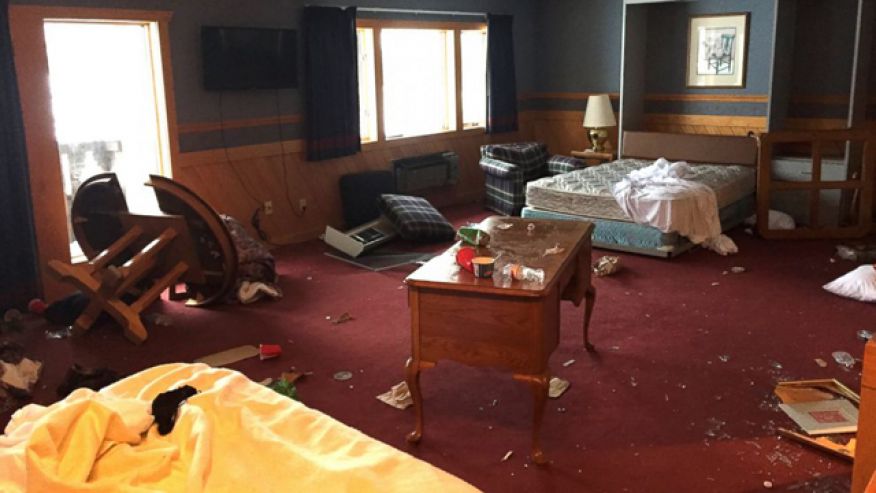 TutorMeNowUofA's tweet photo. RT @FoxNews: Animal House: Ski resort damage at $430G after University of Michigan party. http://t.co/BmPj3foTAI http://t.co/QLg0SegQDS
