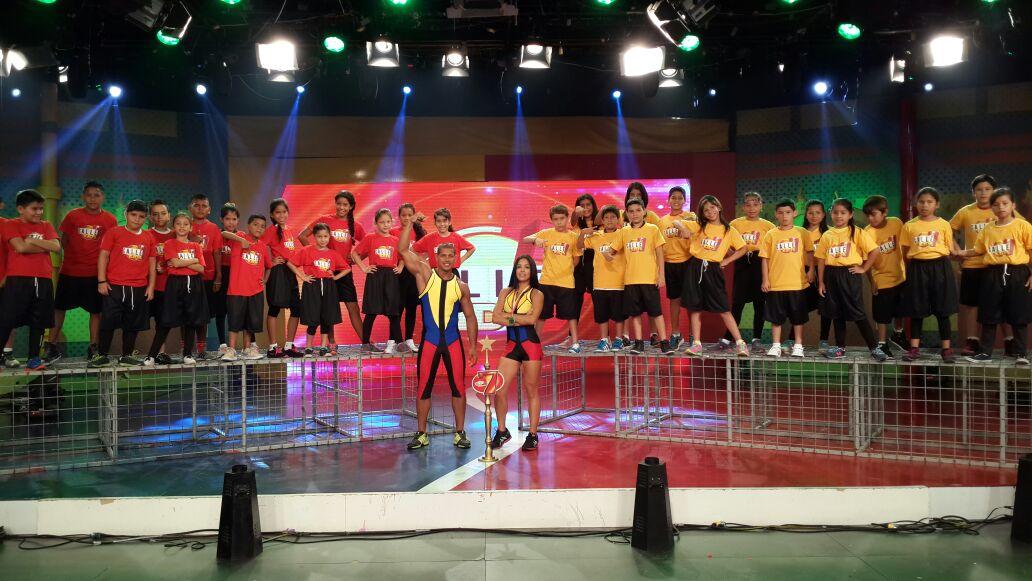 TCdeportesEC's tweet photo. ¿Cuántos RT's le regalas a esta gran foto? Hoy empezó también un nuevo camino en @decasaencasatc.

Llegó #C7kids http://t.co/Mr8xEJ7ar4