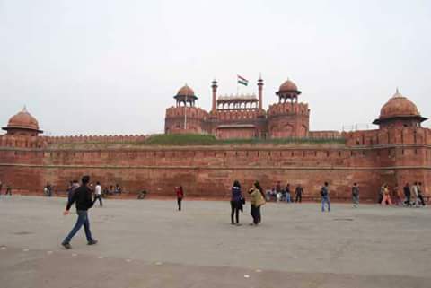 Red fort is Heritagemonument of glory of india.kutubMinar.Ashok Stambh R Best symbles.