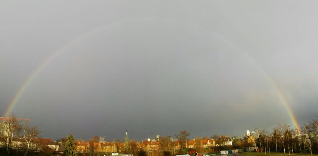 Toller #regenbogen über #Frankfurt ... Blick aus dem <a href="/antenneFRA/">Antenne Frankfurt</a> Studio #meinFrankfurt