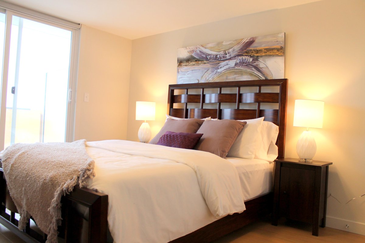 char_interiors's tweet image. Before and After Photo of the 2nd bedroom in my latest project! #decorating #dartmouth #modelsuite