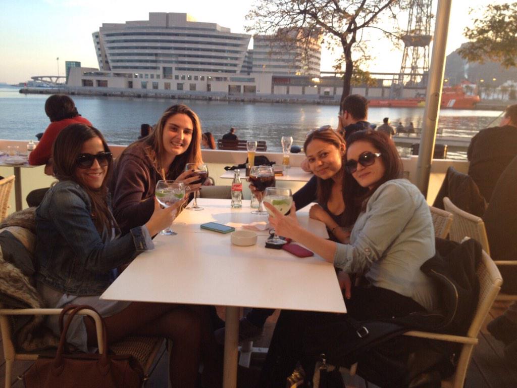 lauraem13's tweet photo. Por nosotras 🍸🍸 http://t.co/qcvBaLEfDm