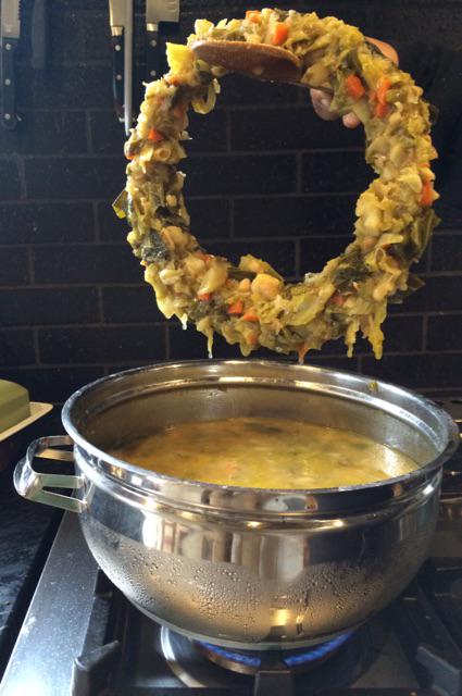 mishacollins's tweet photo. We were heating a pot of frozen soup for lunch today. The middle thawed first &amp; it made a life-changing soup wreath. http://t.co/2B7KtFR3Gf