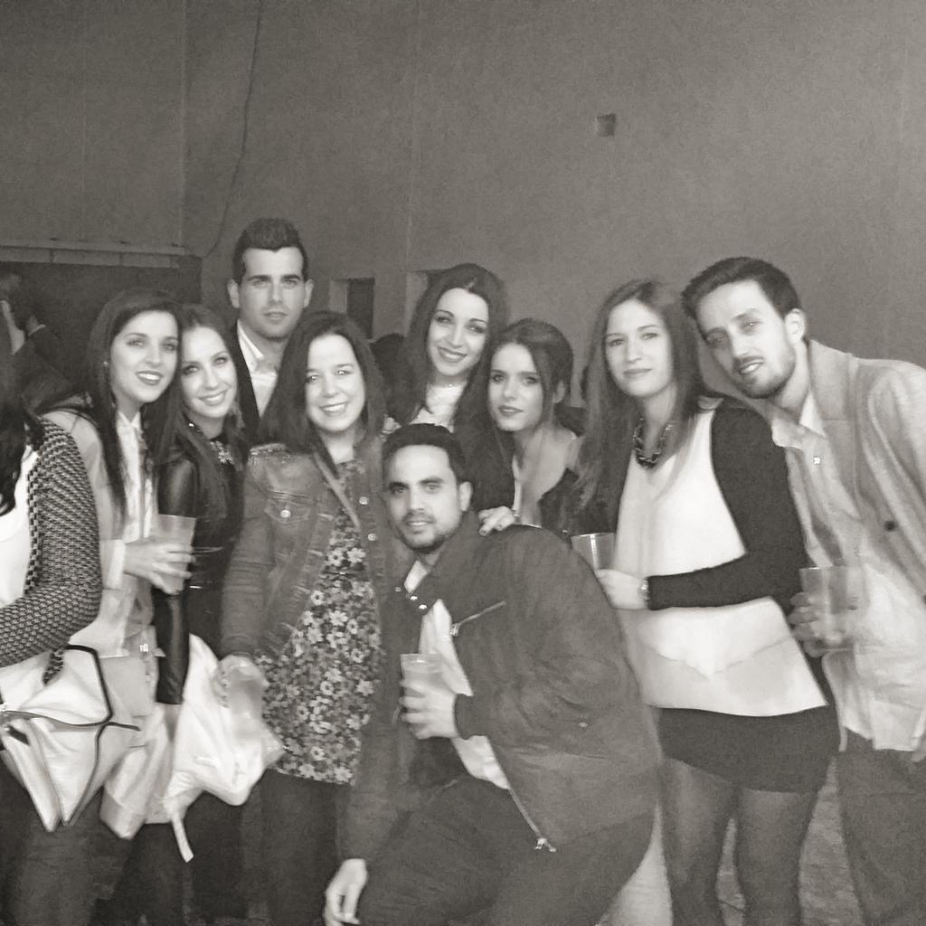 MaryamSHerrera's tweet photo. Día de Andalucia con @laREPA28 y otros tantos http://t.co/FM9k9xh13w