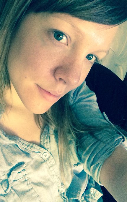 Au naturale.  Not a stitch of makeup :) http://t.co/TGxJPa4DeI