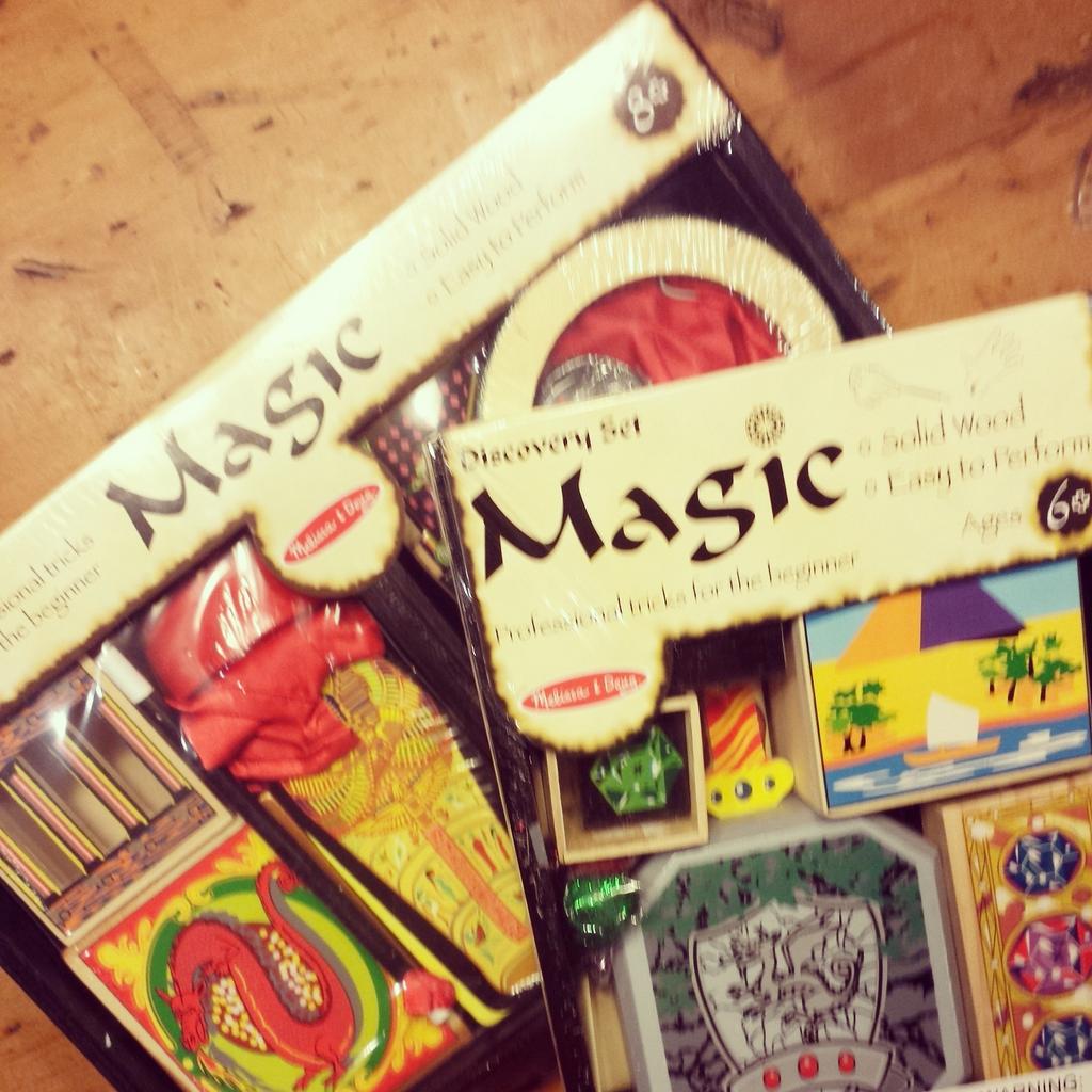 EverythingMom's tweet image. Continuing our exploration of magic with @MelissaAndDoug. Are your kids fans of magic? #learningmagic