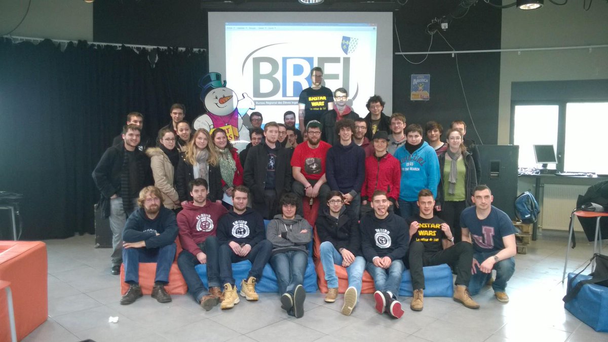 CombeTanguy's tweet photo. #WEFBrest2015 Merci encore aux formateurs du @BNEIassos on se retrouve bientôt. http://t.co/GZpSR0NoUc