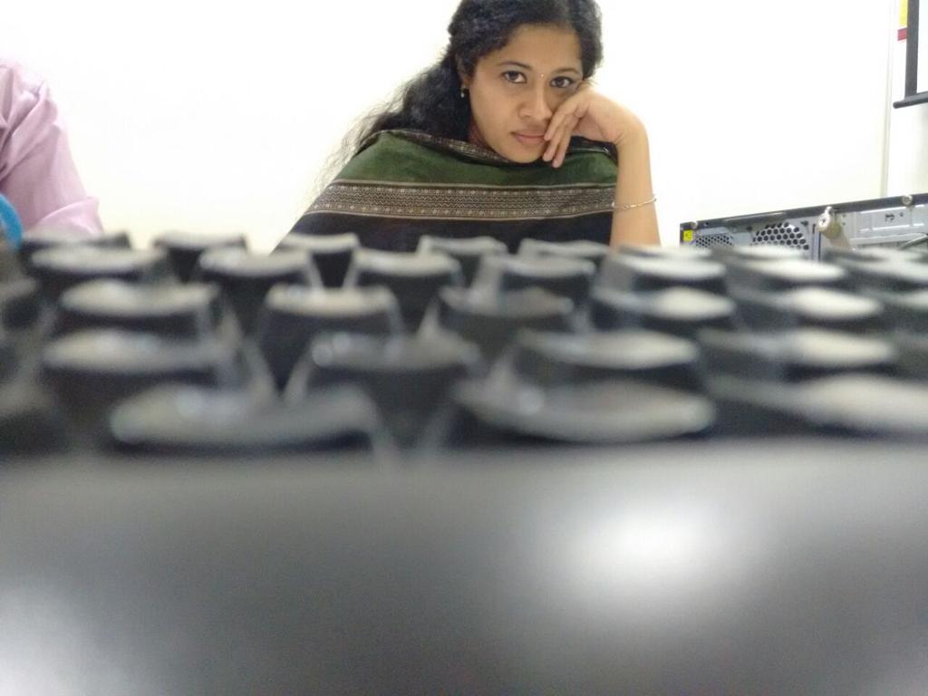 saishernita's tweet photo. During #StatusCall #FotoSession 😂😂😂 pic credits :@mvlsnpatrudu http://t.co/mft7QSzlSz