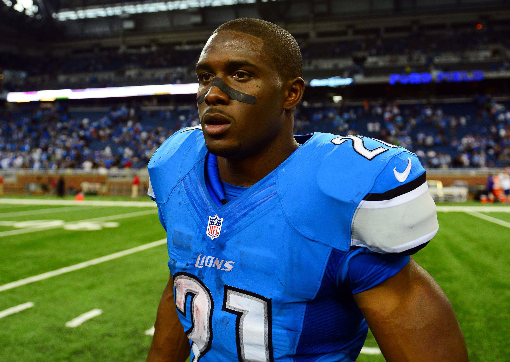 Happy Birthday Reggie Bush!   