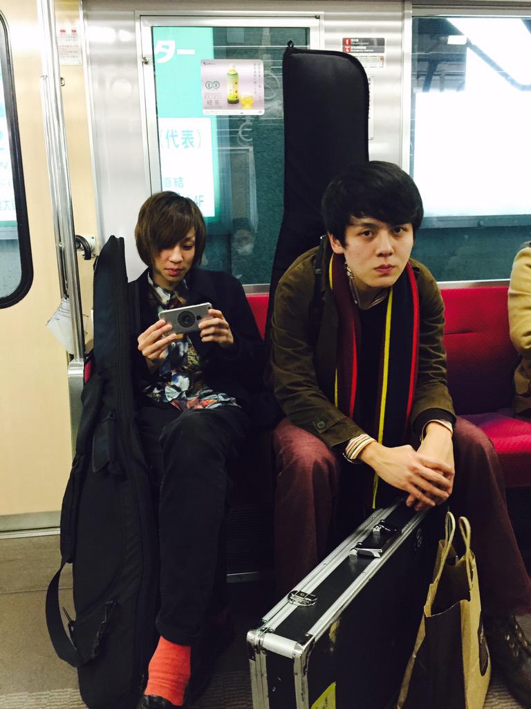 kousuke89m's tweet photo. とにかくさんたともんたがかわいくて仕方なかったよ、
これが噂のスモールフェイスとビックフェイス。 http://t.co/mjn9GNz45e