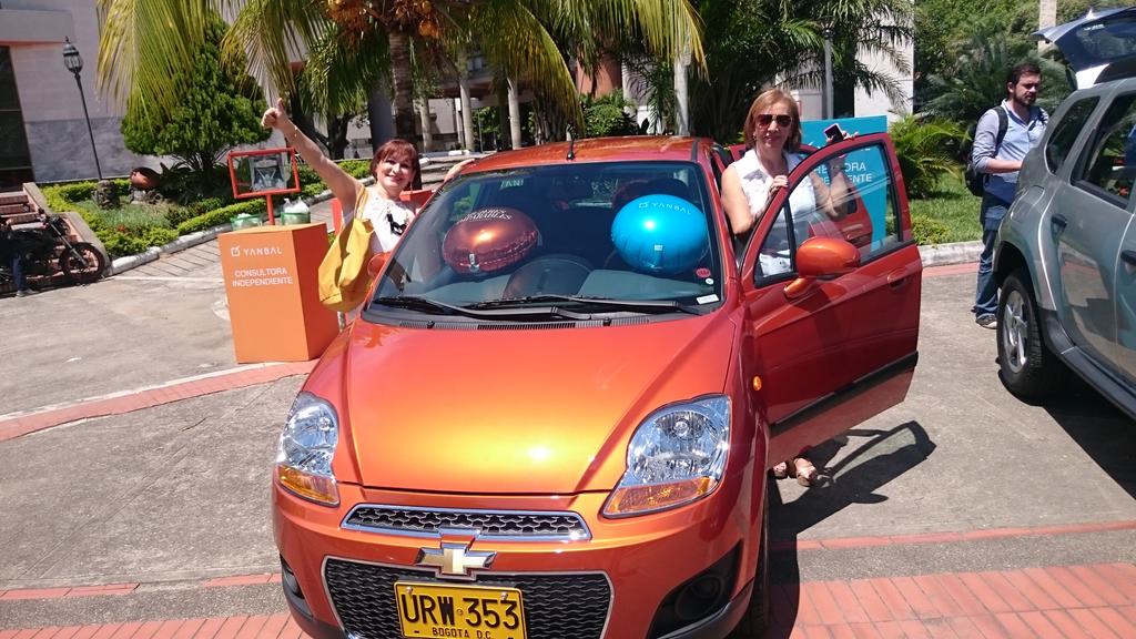 eventosyanbal's tweet photo. El #NuevoAutoYanbal ya se encuentra con las Empresarias Independientes en Neiva http://t.co/6une6wHVaL