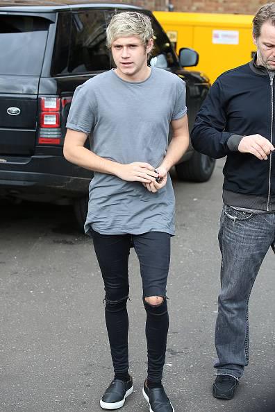 appreciationjh's tweet photo. NIALL IN SKINNY JEANS APPRECIATION TWEET http://t.co/yez0shRhlR
