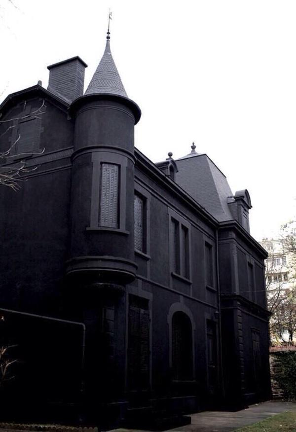 OmarSlaterMusic's tweet photo. black is such a beautiful color http://t.co/IaL9h2rIjl