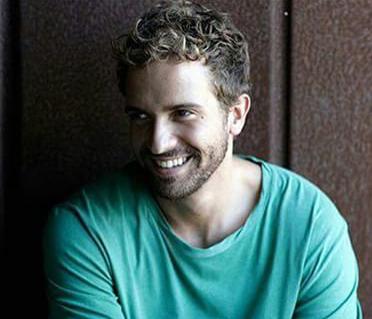 africoy's tweet photo. Y aqui os presento al amor de mi vida,mi futuro marido #sisisiisis #precioso♥ @pabloalboran http://t.co/Uh8Al4qqCB