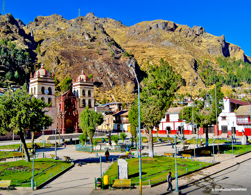 perumuchogusto's tweet photo. Visita #Huancavelica en tus vacaciones de Semana Santa. No olvides probar la tradicional y deliciosa pachamanca #Peru http://t.co/w87UZREVJH