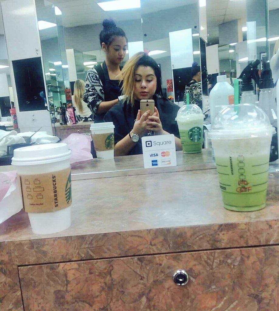 Mss_Mina's tweet photo. Hairs about to be rad as fuck💁👊 http://t.co/aVOBx6g0ni