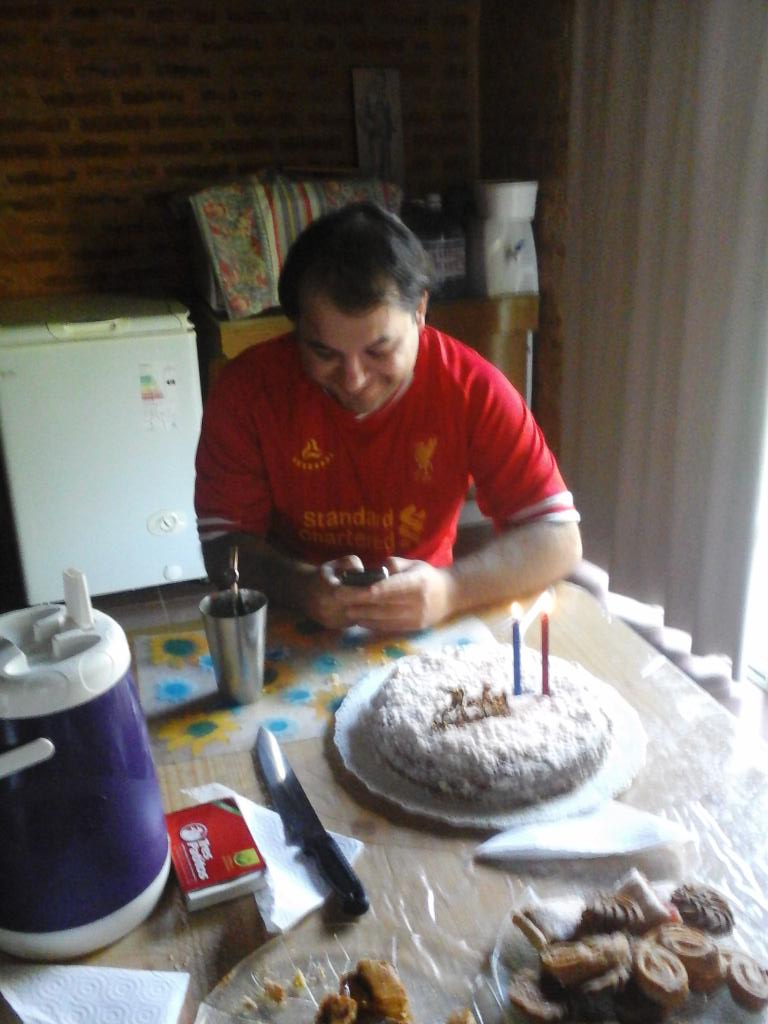 Newnikidansh's tweet photo. feliz cumple  @MartinchoML http://t.co/6RuSeOvp3c