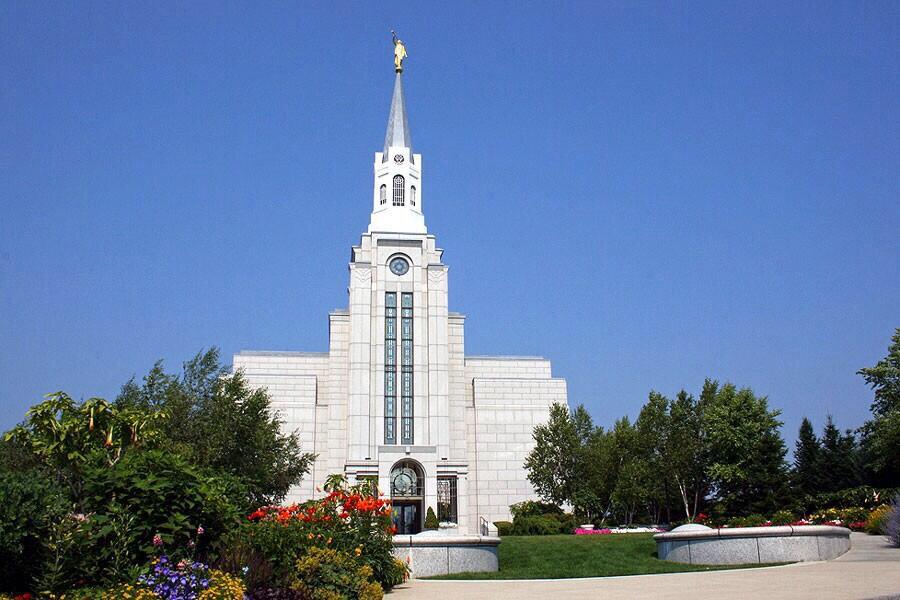 LDSTemplePics's tweet photo. Boston Massachusetts Temple http://t.co/zE5Zv0hbe8