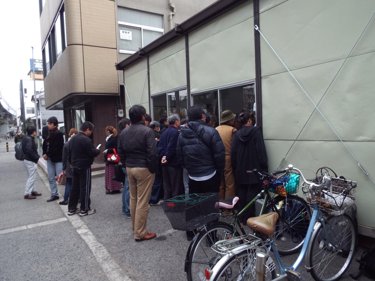 日本相撲協会公式 宮城野部屋 宮城野部屋の稽古の様子をお届けしてまいります 撮影は2 25 稽古場の外には 稽古の様子を 見学する方々が Sumo Http T Co Vqc1rhuk1i