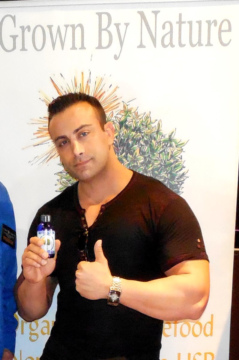 GrownByNature's tweet photo. #celebrityconnected @grownbynature @jasonDerkevics #MartyYork #Sandlot #YeahYeah #truthAboutSupplements #nonGMO http://t.co/9Wp8bwozVz