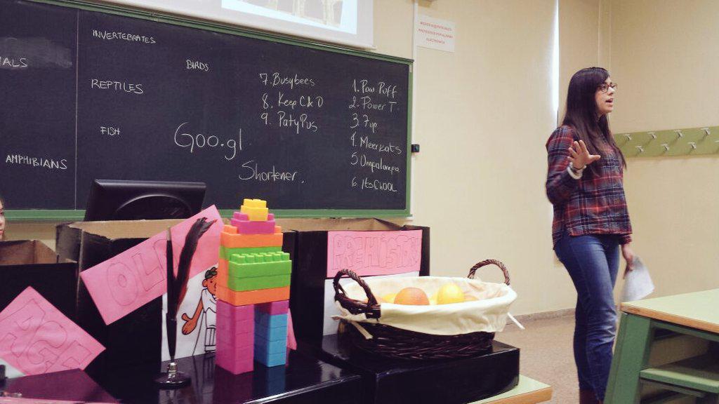 KeepCalmAnKO's tweet photo. Our last week 'star' showing our work this past morning #keepcalmandko #soyer1415 http://t.co/dBUokW3JdZ